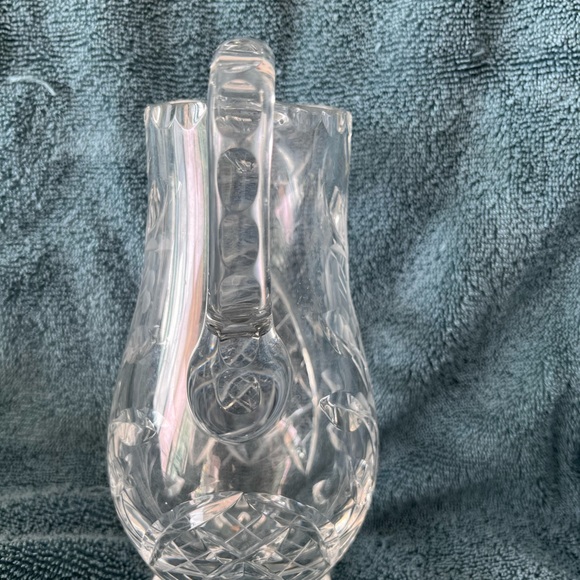 VINTAGE PERFECT CUT GLASS/ ETCHED CLEAR GLASS PITCHER - Picture 5 of 11